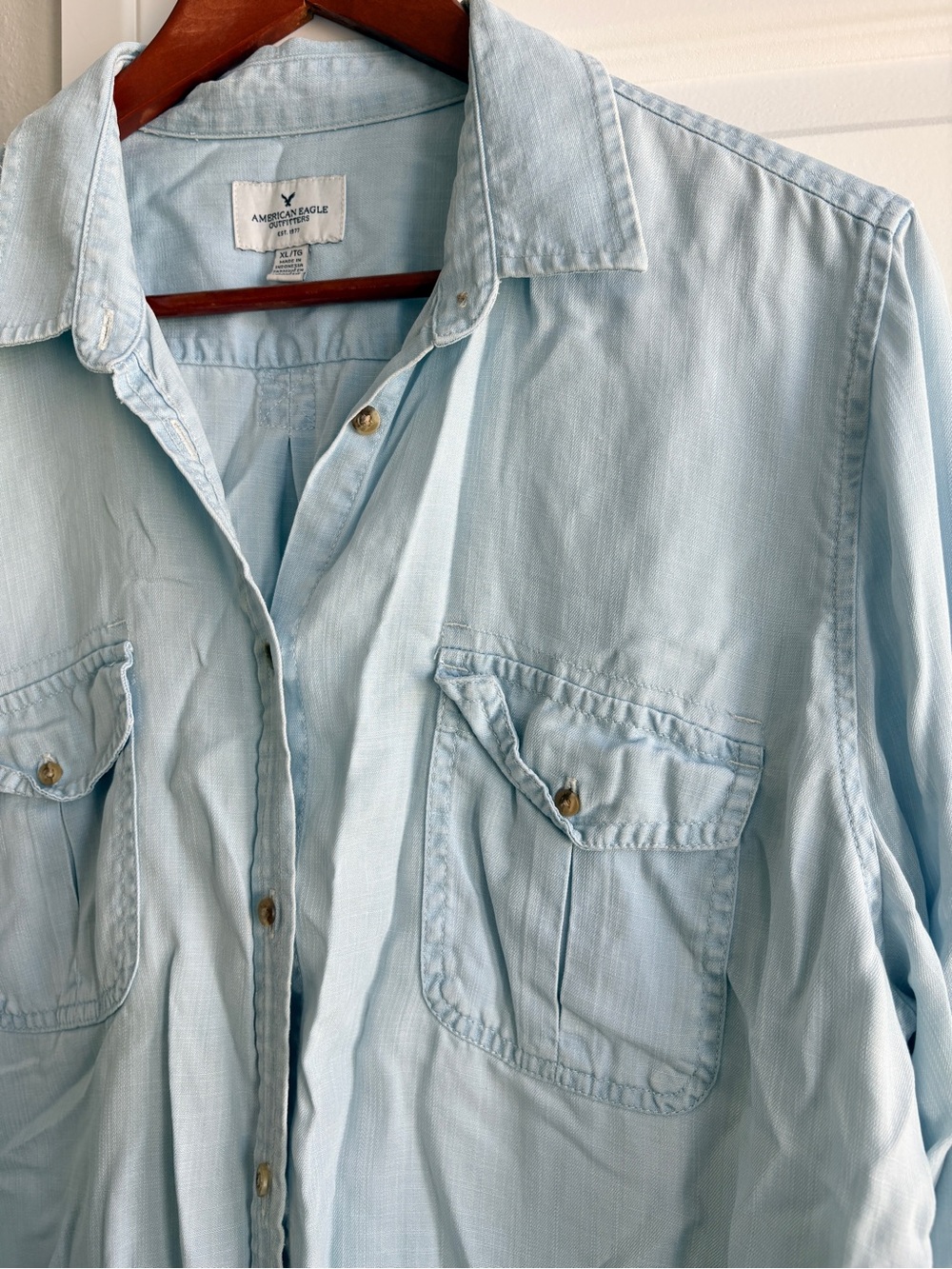 American Eagle XL Outfitters Light Blue denim Chambray Button-Down Shirt - Picture 2 of 7